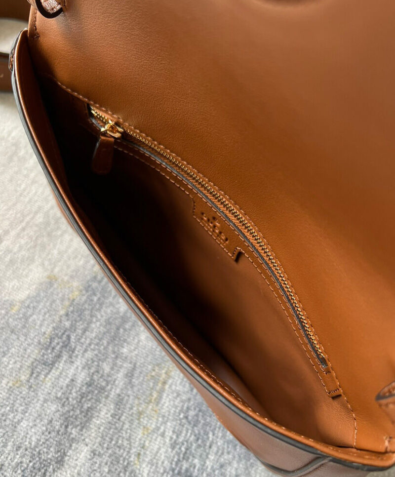 Gucci Blondie Shoulder Bag 699268